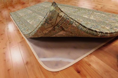 敷布団の汗対策は、敷布団の下側に除湿シートか「ムレない敷マット」がおすすめです。