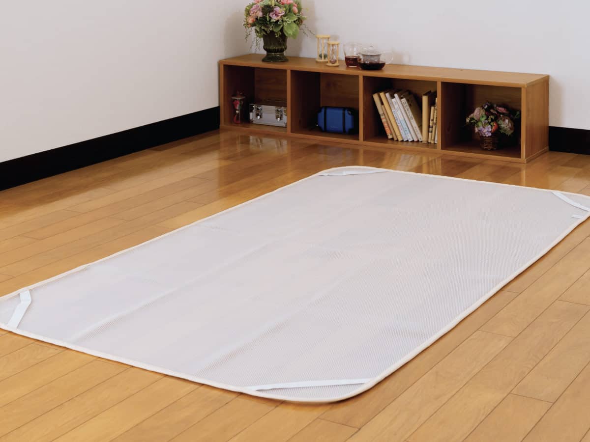 敷布団をフローリング、すのこベット・畳の上でご使用されるときの湿気対策「ムレない敷マット」